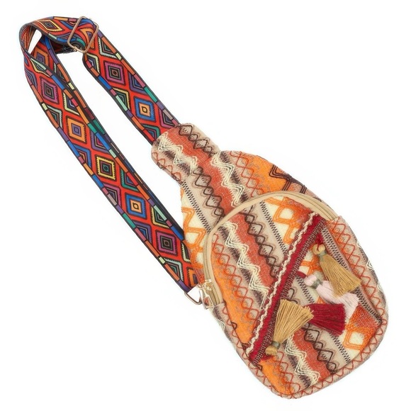 Platted Grassroot Crossbody Bag With Tassel - Picture 1 of 1